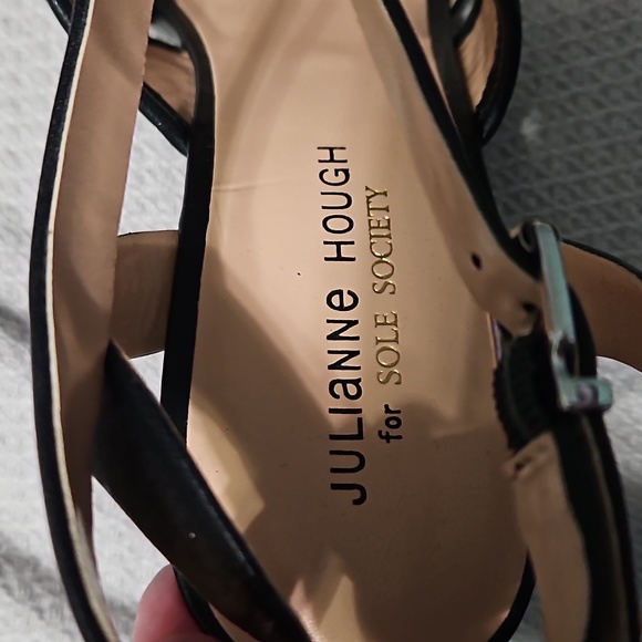 Julianne Hough wedge size 11 - Picture 7 of 7